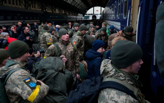 В Україні на 90 днів продовжили мобілізацію та воєнний стан