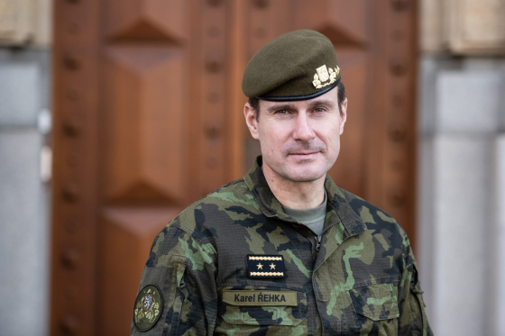 Захід нарешті має дозволити Україні використовувати ракети великої дальності для ударів по території РФ, - начальник Генштабу Чехії Ржегка