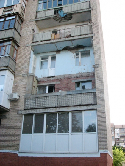 Снаряд - на балкон, плевок - в душу