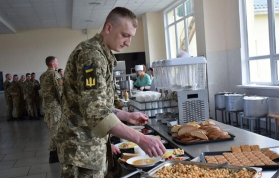 Міноборони уклало незаконну угоду про закупівлю за 430 млн продуктових наборів для ЗСУ, - Офіс генпрокурора