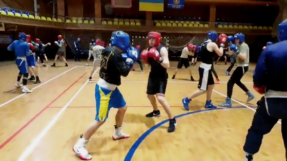 Боксери Донеччини у Вінниці готуються до юніорського чемпіонату України