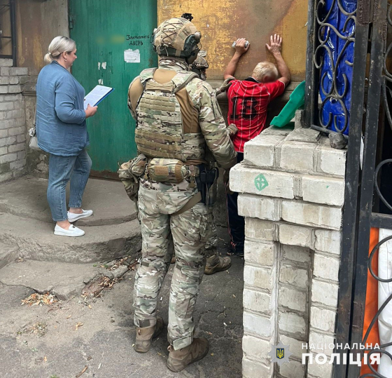 Зґвалтував неповнолітнього хлопця: у прифронтовій Костянтинівці поліцейські затримали рецидивіста