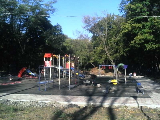 В парке Пушкина появилась первая детская площадка 