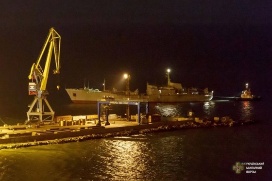 Украинские военные корабли &quot;Донбасс&quot; и &quot;Корец&quot; завершили переход из Черного в Азовское море 