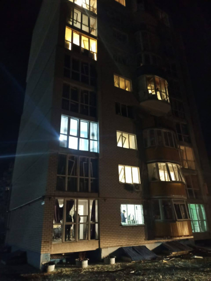 Росіяни атакували Чернігів безпілотниками: пошкоджено багатоповерхівку