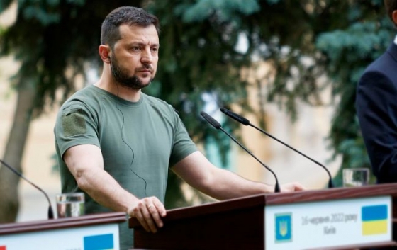 Французький канал RTL назвав турне Зеленського &quot;гастролями шапіто&quot;. Посол вимагає вибачень