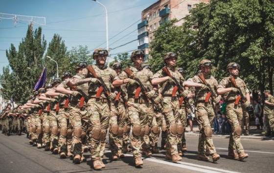 &quot;Ті, хто не задіяні, мають зробити вибір&quot;. Командир &quot;Азову&quot; пояснив, скільки буде тривати війна в Україні