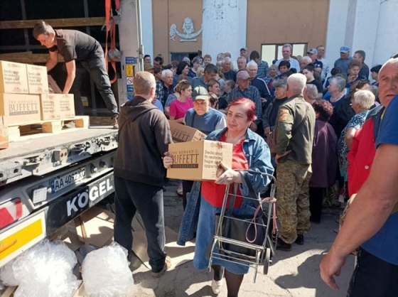 Донецька облдержадміністрація спільно з благодійниками продовжує надавати допомогу жителям