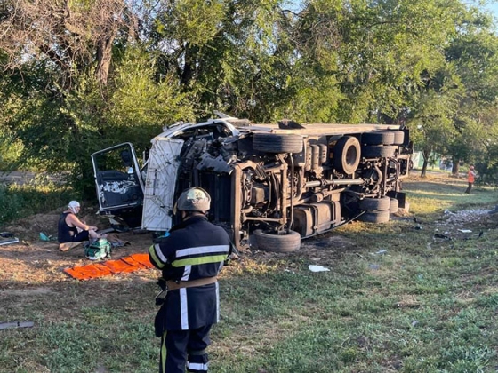 В Краматорске перевернулся грузовой автомобиль