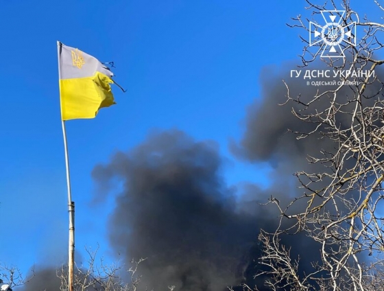 Прапор України на місці прильоту російської ракети на Одещині