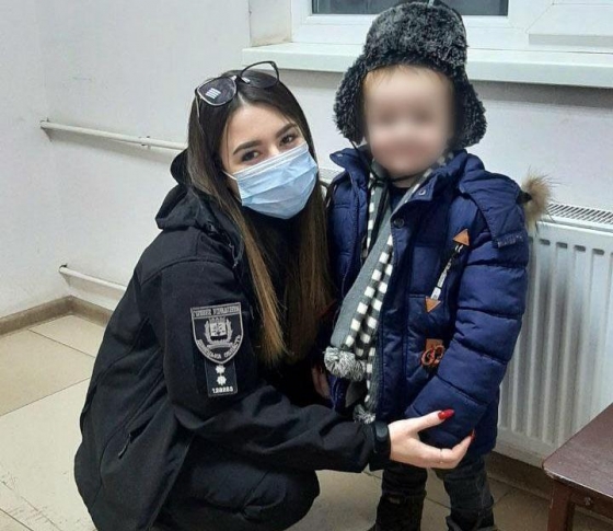 В Донецкой области мать в состоянии опьянения оставила своего 2-летнего сына одного на улице 