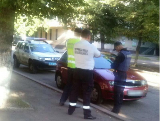 В Славянске патрульные полицейские отстранили от управления автомобилем работника «Укртрансбезпеки»