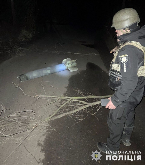 Наслідки ворожих обстрілів Донеччини: пошкоджено житлові будинки, цех заводу, магазин, лінію електропередач, газопроводи, залізничну колію, авто, - поліція (фото)