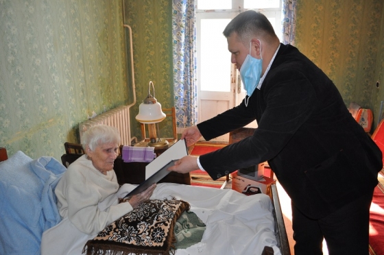 У Краматорську привітали мешканку зі 100-річчям