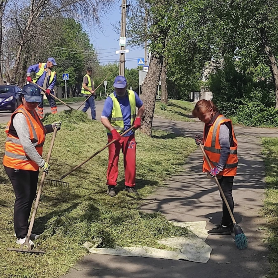Комунальники продовжують впорядковувати територію Біленьківського старостинського округу