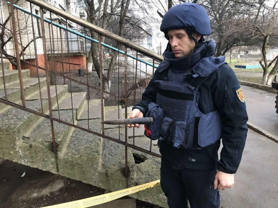 Возле жилого дома в Краматорске нашли артснаряд 