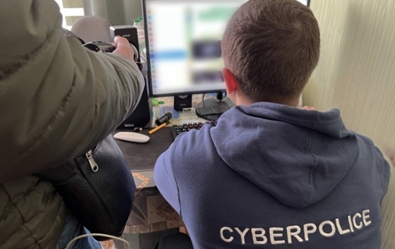 На Хмельниччині викрили хакера, який створив &quot;вірус&quot; для викрадення даних