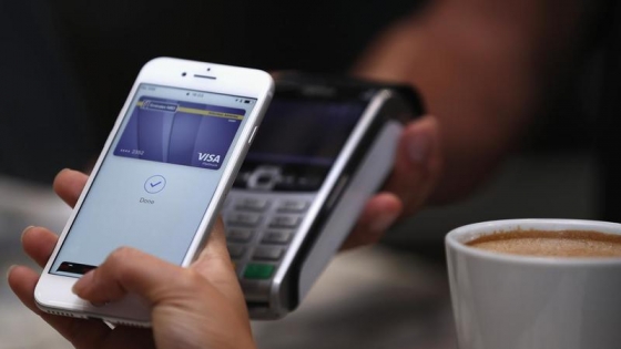 &quot;Ощадбанк&quot; запустил платежный сервис Apple Pay