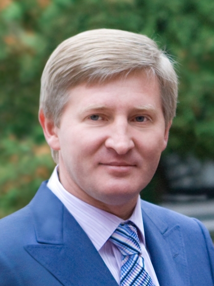 Ахметов пообещал помочь отстроить Мариуполь 