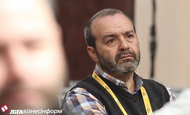Российского писателя Шендеровича задержали в аэропорту Жуляны