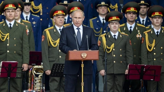 Путин распорядился дать больше денег военным и силовикам
