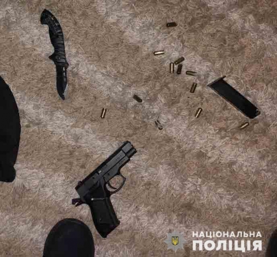 «Специализировались» на вымогательстве денег – полиция Донбасса разоблачила преступную группировку
