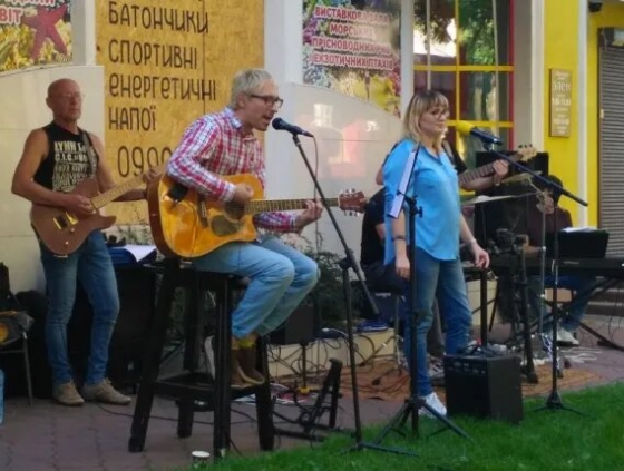 Надія є! У Краматорську до Дня міста відбувся вуличний концерт
