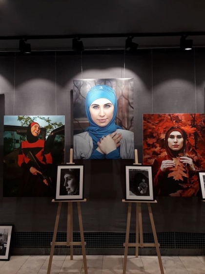 Сегодня в Днепре открывается фотовыставка памяти Амины Окуевой