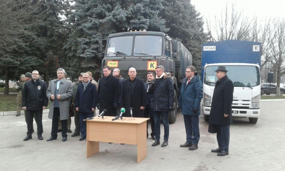 Латвия передала гуманитарную помощь жителям прифронтовых районов Донецкой области 