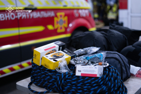 Представники громадської організації &quot;Нова Дружківка&quot; передали рятувальникам благодійну допомогу