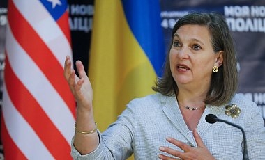 Нуланд: США призывают Россию списать часть долга Украине