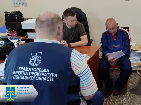 У Краматорську прокурори повідомили про підозру чоловіку, який вдарив ножем неповнолітнього