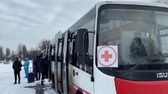 Эвакуация из Сум: колонна двинулась &quot;зеленым коридором&quot;
