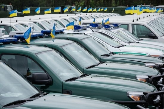Пограничники сегодня получили более 300 единиц техники: фото