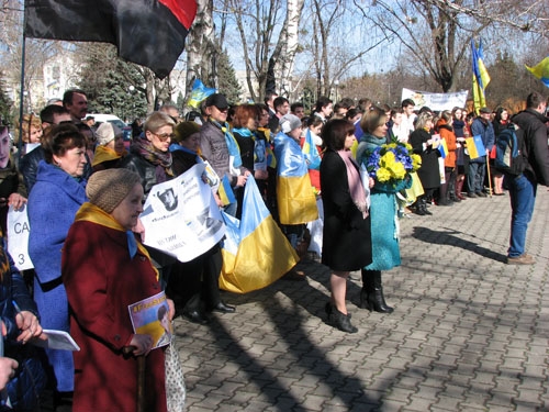В Краматорске воздали должное Кобзарю и поддержали Надежду Савченко