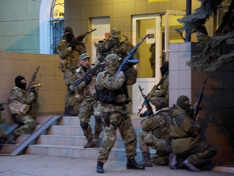 Админздания в Краматорске и Славянске штурмовали наемники из петербургского «Тайфуна»