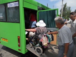 В Славянске начали курсировать автобусы для инвалидов 