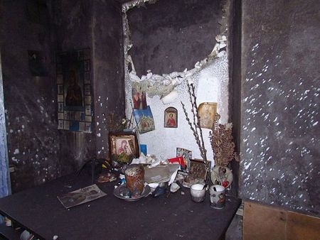 Чудо в Мариуполе. В сгоревшем доме уцелели только иконы