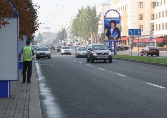 Из-за приезда Азарова в Донецк ГАИ ограничивает движение. Инспекторы уже на постах