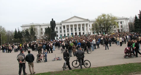 Ничто не забыто: в Краматорске снова прошел митинг против добычи сланцевого газа. И не только...