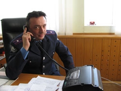 За стоянки машин во дворах ГАИ не отвечает?