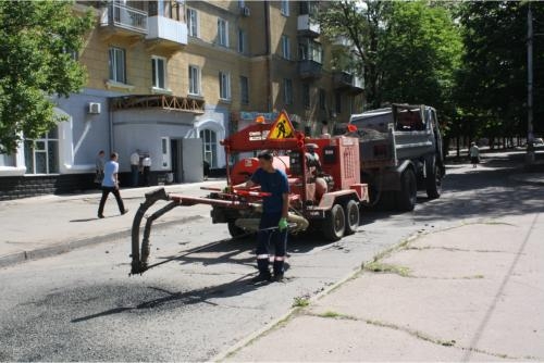 В Краматорске кладут асфальт по-новому 