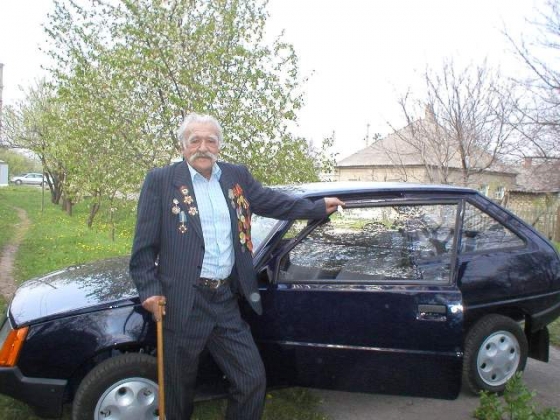 Ветеранам Краматорска подарили автомобили