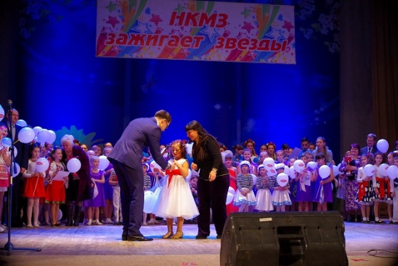 НКМЗ впервые в городе провел фестиваль поселковых клубов «НКМЗ зажигает звезды»