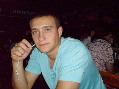 &quot;Сначала он толкнул Мишу, а потом ударил его ножом по горлу...&quot;