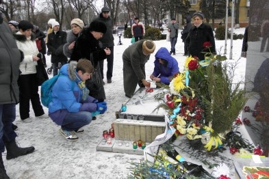 В Краматорске почтили память погибших мариупольцев (фото, видео)