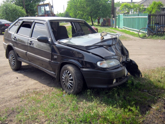 Нетрезвая девушка угнала автомобиль, чтобы съездить за спиртным