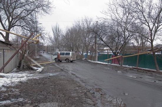 Автомобиль снес газопровод в Буденновском районе Донецка