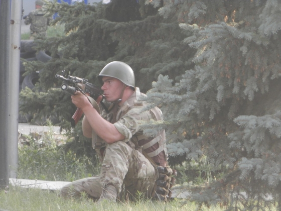 НОД покинуло Краматорск. Колонна бронетехники ВСУ прошла по городу. Над горисполкомом поднят украинский флаг