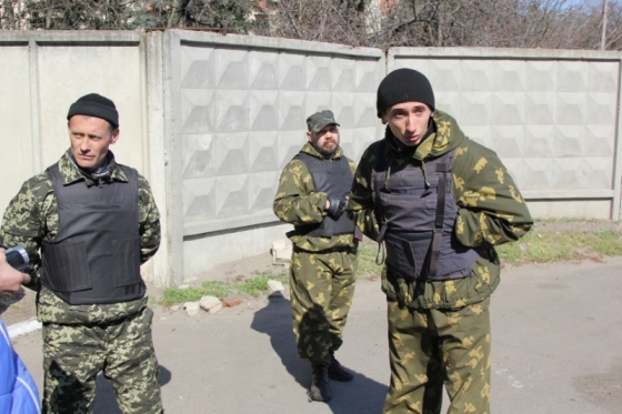 На Харьковской трассе в районе АЗС (БЗС) избили активистов «Дорожного контроля»